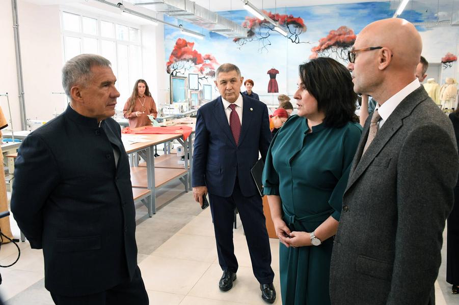 Минниханов оценил новые научно-образовательные пространства КНИТУ-КХТИ Минниханов оценил новые научно-образовательные пространства КНИТУ-КХТИ