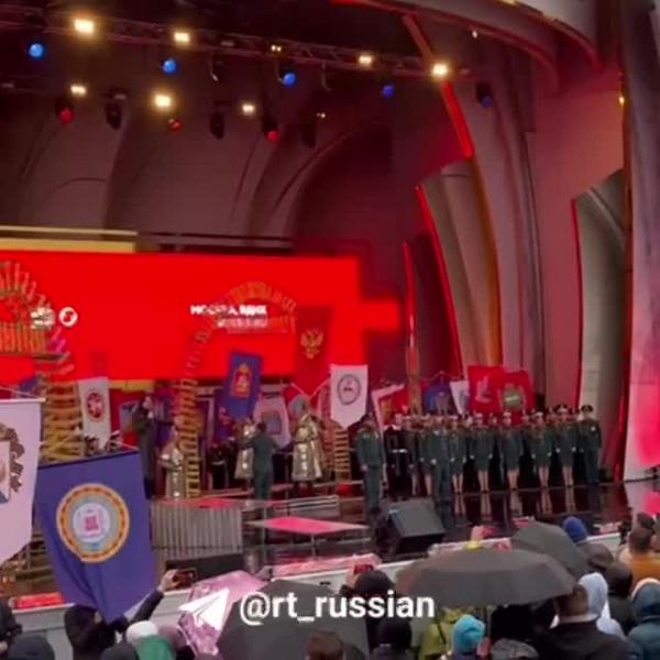 Песню «Русский танк «Алёша» исполнили на выставке-форуме «Россия» в Москве Песню «Русский танк «Алёша» исполнили на выставке-форуме «Россия» в Москве