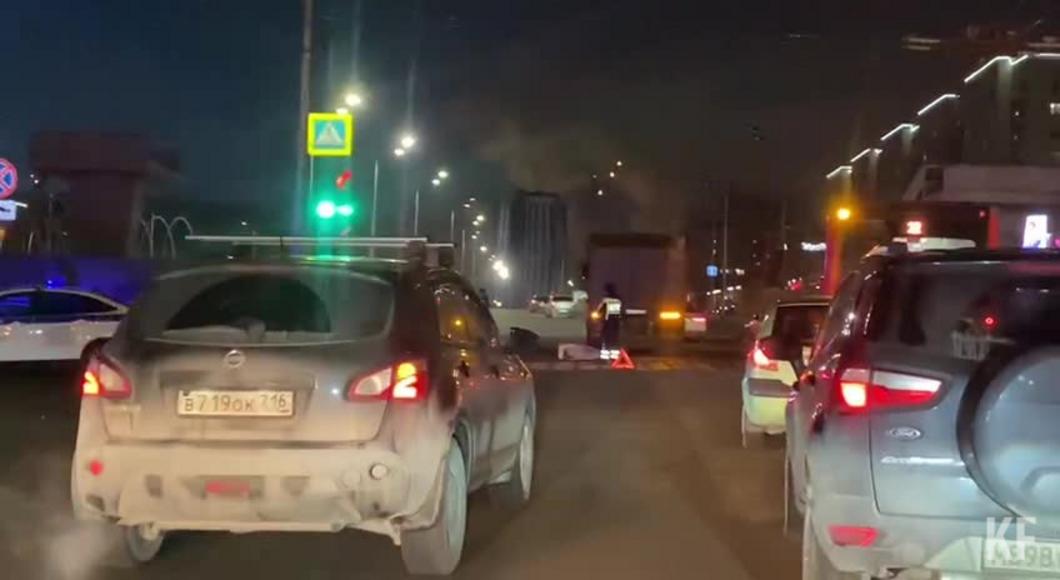 Появилось видео с места смертельного ДТП в Казани, где грузовик сбил людей