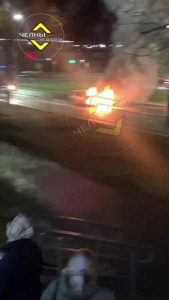 В Набережных Челнах на ходу вспыхнула «Нэксия» - видео