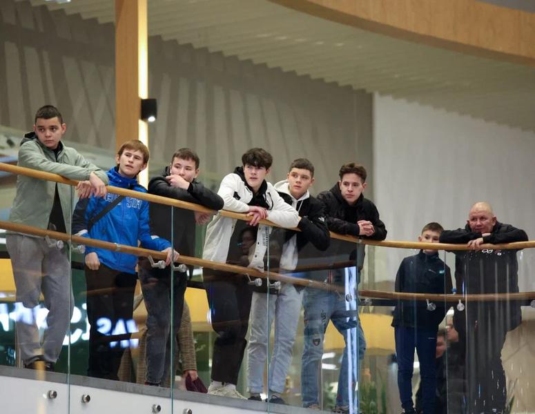 Фан-зона «Ак Барса»: как болельщики поддерживают команду на расстоянии