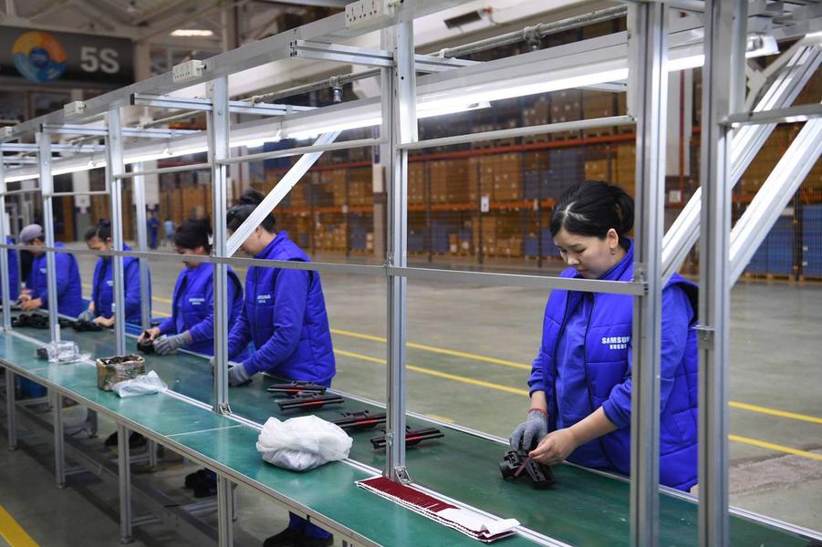 Минниханову показали производство бытовой техники в Узбекистане Минниханову показали производство бытовой техники в Узбекистане