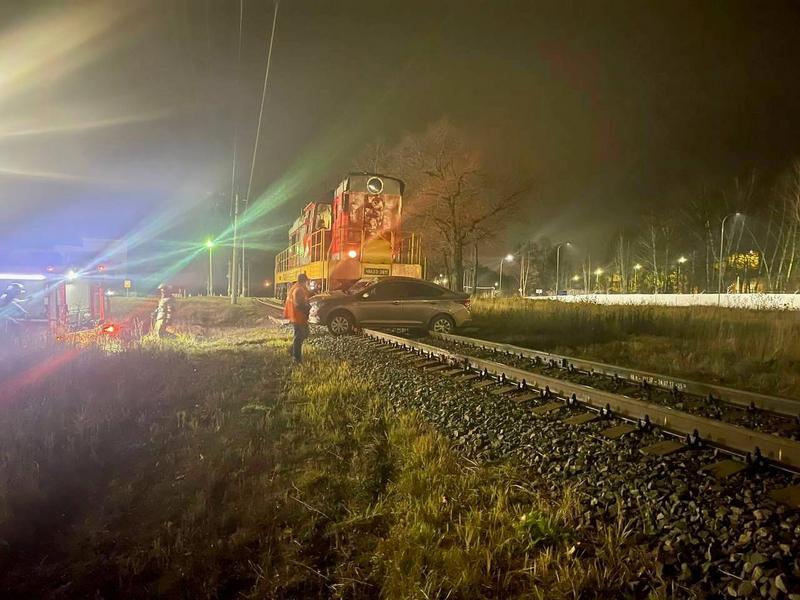 После столкновения легковушки и тепловоза в Зеленодольске прокуратура начала проверку