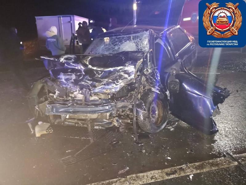 Автоледи на «Приоре» едва не угробила детей, вылетев на «встречку» под Челнами