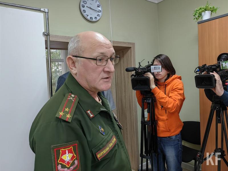 «Надо Родину защищать от националистов»: как проходит набор на военную службу в Альметьевске