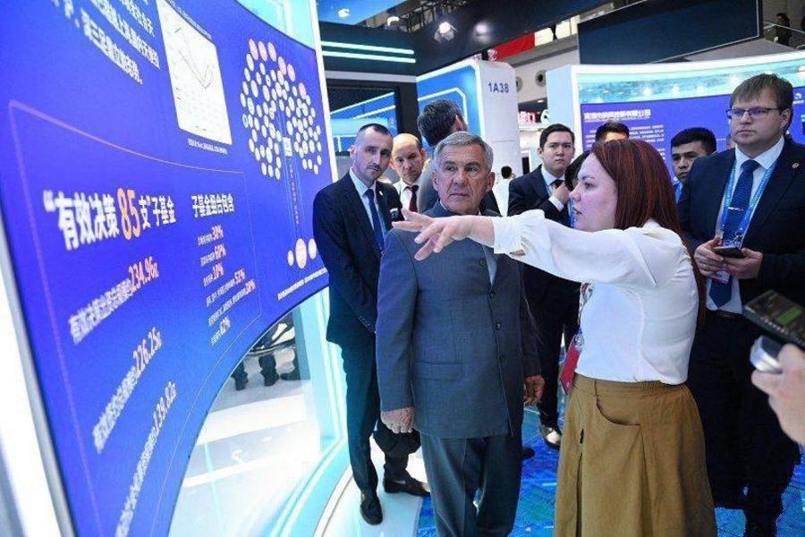 Рустам Минниханов принял участие в открытии Китайской выставки высоких технологий