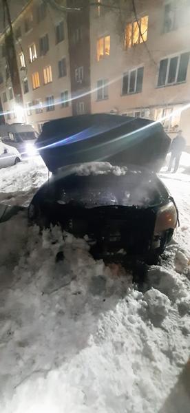 Во время запуска двигателя в Нижнекамске загорелась Kia Во время запуска двигателя в Нижнекамске загорелась Kia