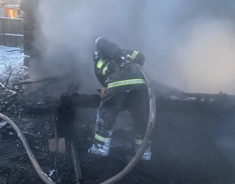 В Альметьевском районе 23 человека тушили пожар