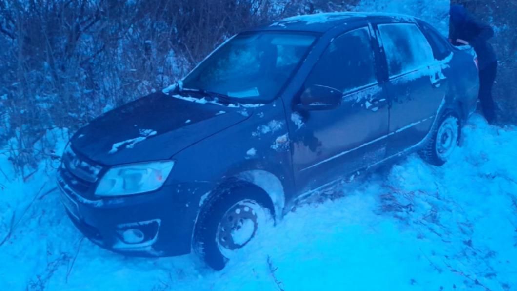 Начальник ДПС в Нижнекамском районе помог съехавшей в кювет автолюбительнице