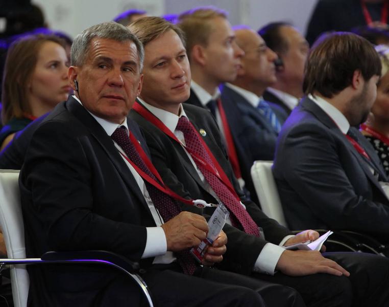Рустам Минниханов: Нефтехимия остается ведущей отраслью экономики Татарстана