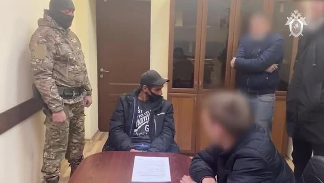 Опубликовано видео допроса подозреваемого в изнасиловании женщины и ее дочери в Казани