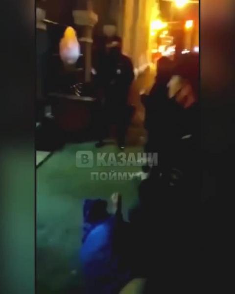 Жестоко задержанную в центре Казани семью оштрафовали – СК России поручил провести проверку