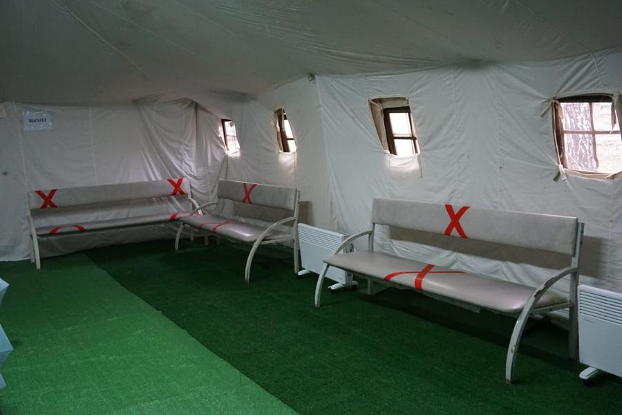 У ЦРБ Нижнекамска разбили палаточный лагерь для ковидных пациентов У ЦРБ Нижнекамска разбили палаточный лагерь для ковидных пациентов