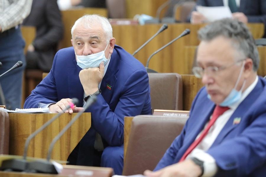 Марат Ахметов: У некоторых министерств в республике к татарскому языку отношение очень холодное