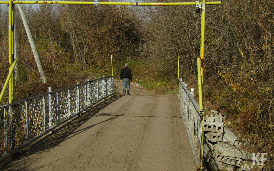Река Шильна: бетонный хлам, самодельные мосты, сортиры над водой
