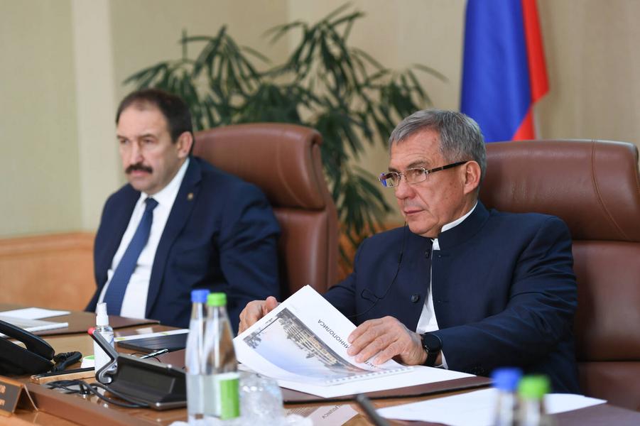 Минниханов ознакомился с проектом развития Иннополиса с новыми кварталами и аутлет-деревней