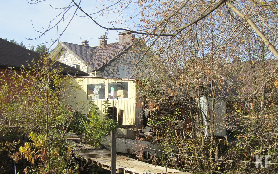 Река Шильна: бетонный хлам, самодельные мосты, сортиры над водой