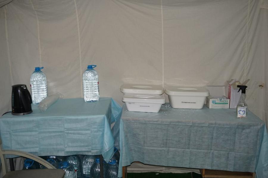 У ЦРБ Нижнекамска разбили палаточный лагерь для ковидных пациентов У ЦРБ Нижнекамска разбили палаточный лагерь для ковидных пациентов