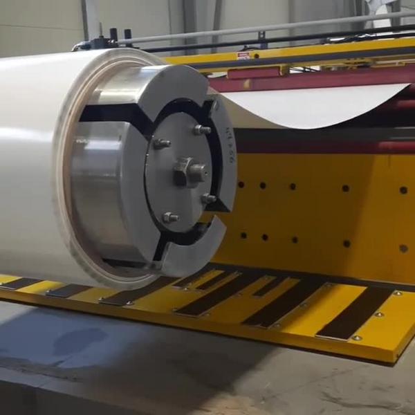 Рустам Минниханов осмотрел новую производственную линию компании «СТ Алабуга»