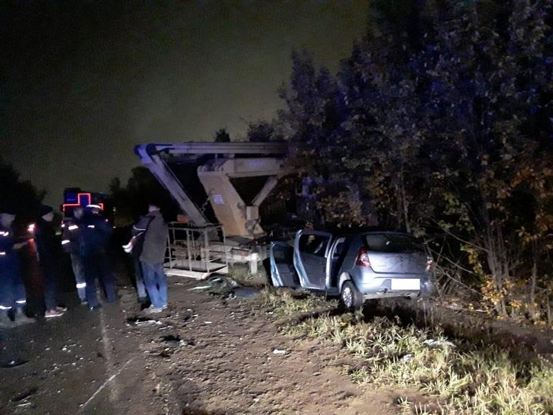 Автолюбительница на «Рено» в Нижнекамске насмерть сбила лося и влетела в «МАЗ» Автолюбительница на «Рено» в Нижнекамске насмерть сбила лося и влетела в «МАЗ»