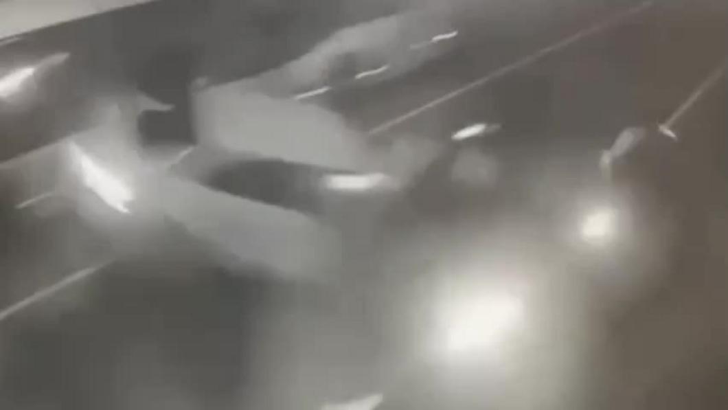 В сети опубликовано видео момента аварии с участием Собчак