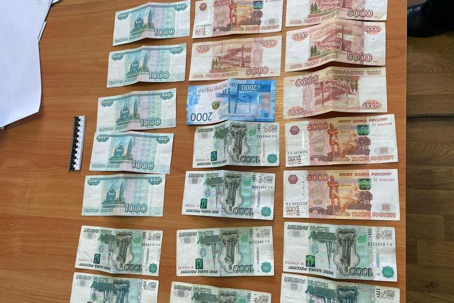 В Татарстане старшему инспектору УФСИН осужденный пытался передать взятку в медицинской маске