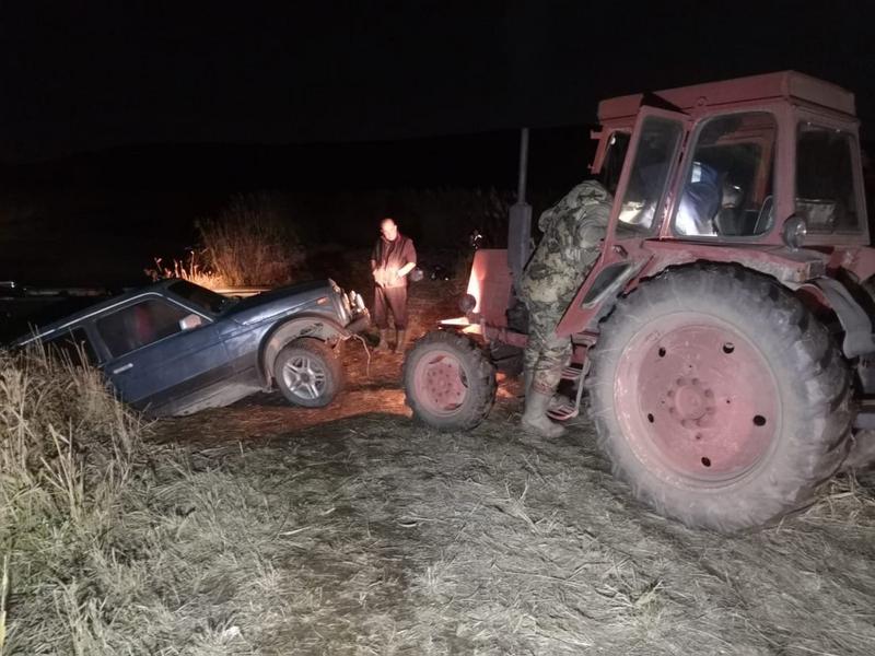 Под Заинском автомобиль влетел в реку