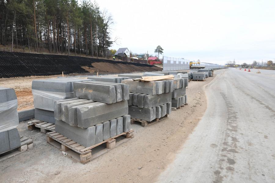 Строительства первого участка дороги-дублера Горьковского шоссе на стадии завершения Строительства первого участка дороги-дублера Горьковского шоссе на стадии завершения