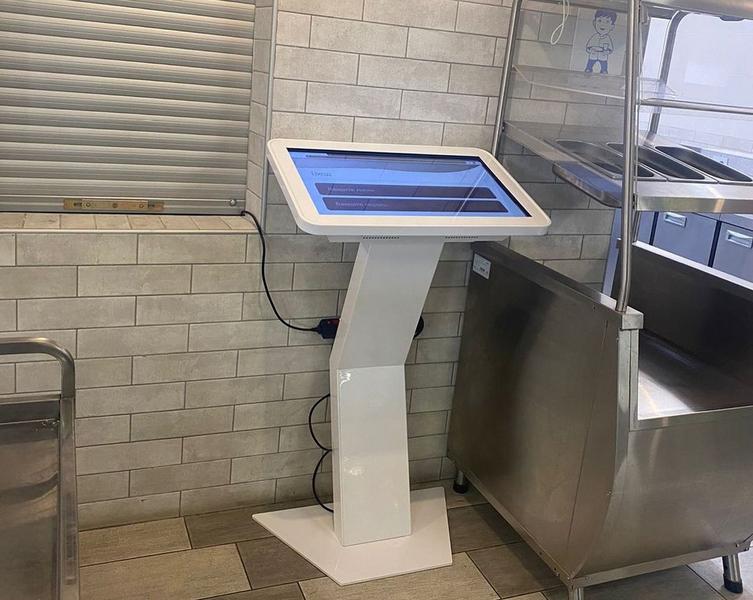 Нижнекамские школьники выберут меню на обед с помощью смартфона