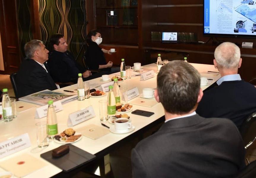 Минниханов на «Ак Барс Арене» встретился с министром спорта России Матыциным