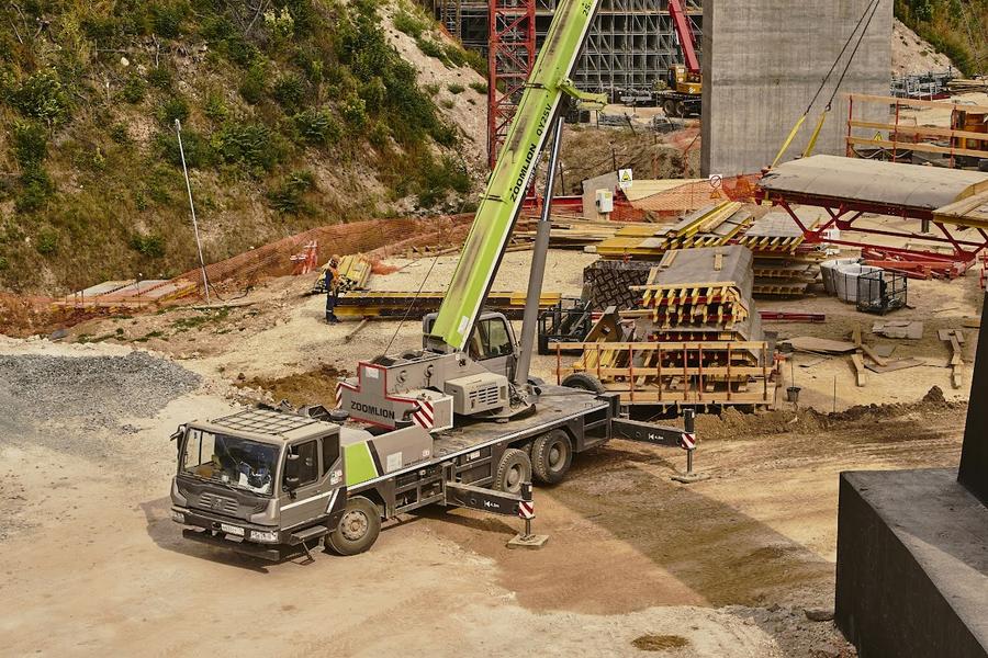 «Обороноспособность нашей страны во многом зависит от обеспечения технологического суверенитета»: Минниханов определил вектор развития экономики Татарстана