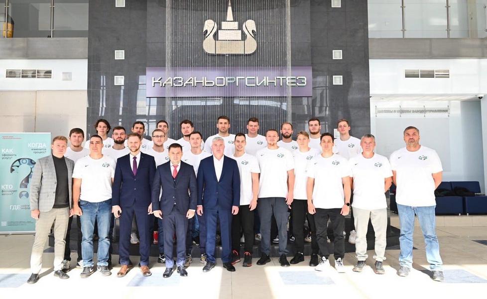 Ватерполисты клуба «КОС-Синтез» посетили «Казаньоргсинтез»