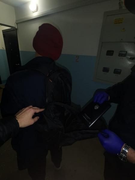 Участковые в Нижнекамске задержали в притоне трех наркоманов Участковые в Нижнекамске задержали в притоне трех наркоманов