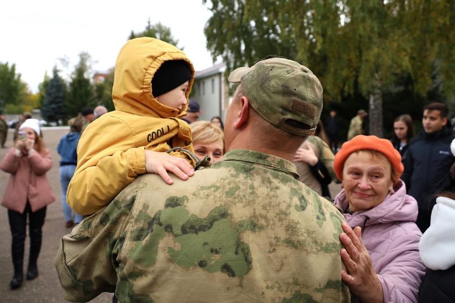 В Татарстане встретили вернувшихся со спецоперации росгвардейцев