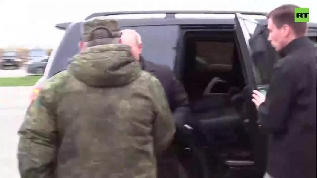 Путин и Шойгу посетили мобилизованных на полигоне у Рязани