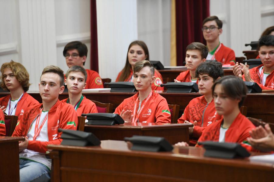 Минниханов: Татарстан вновь показал высокие результаты в соревнованиях по профессиональному мастерству