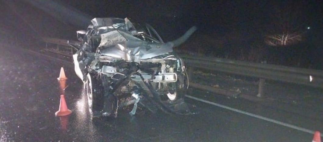 В Альметьевском районе девушка на «Рено» погибла в ДТП, влетев в «КАМАЗ»