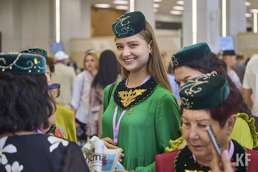 «Мы должны воспитывать детей на классике нашего народа»: в стране отмечается сокращение числа татар