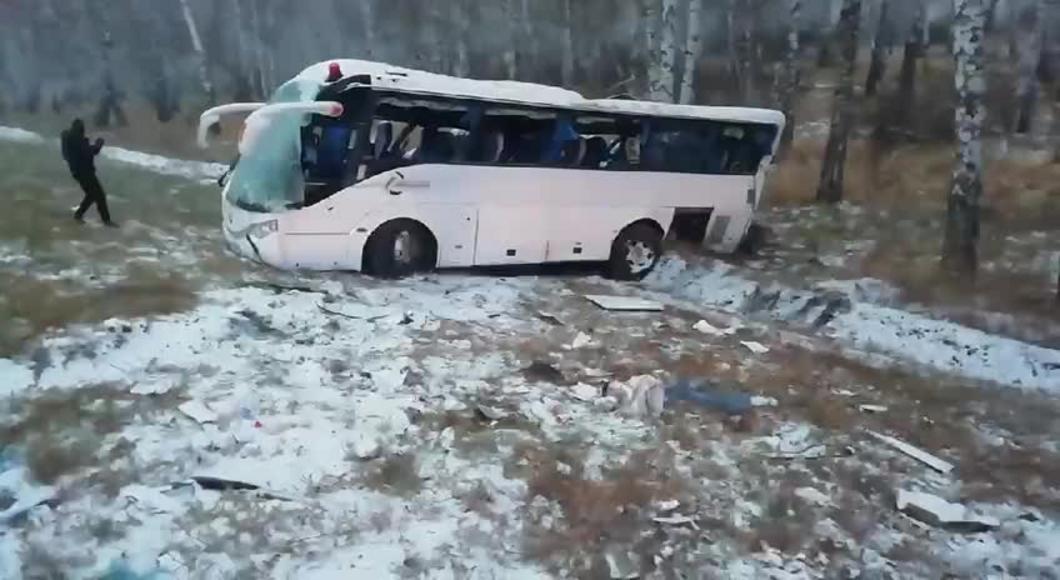 Во время аварии с автобусом из Казахстана пострадали 24 челвоека