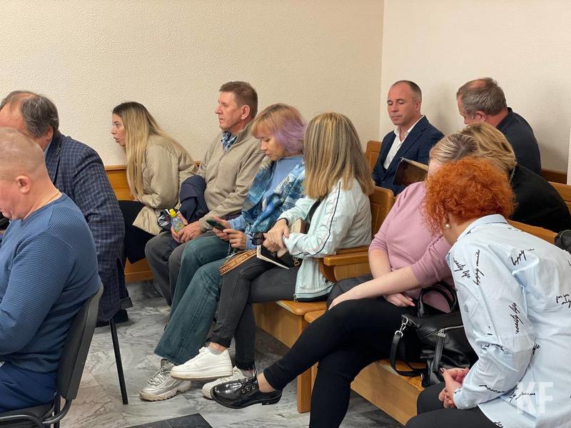 «С ним сложно разговаривать, он находится в неадекватном состоянии»: Последний потерпевший по делу о мошенничестве в структуре Росреестра РТ не является на суд «С ним сложно разговаривать, он находится в неадекватном состоянии»: Последний потерпевший по делу о мошенничестве в структуре Росреестра РТ не является на суд