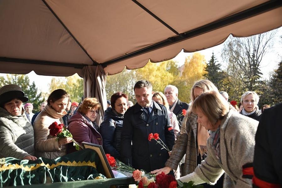 В Нижнекамске простились с заслуженным учителем Татарстана, отличником просвещения России Рависом Шакировым