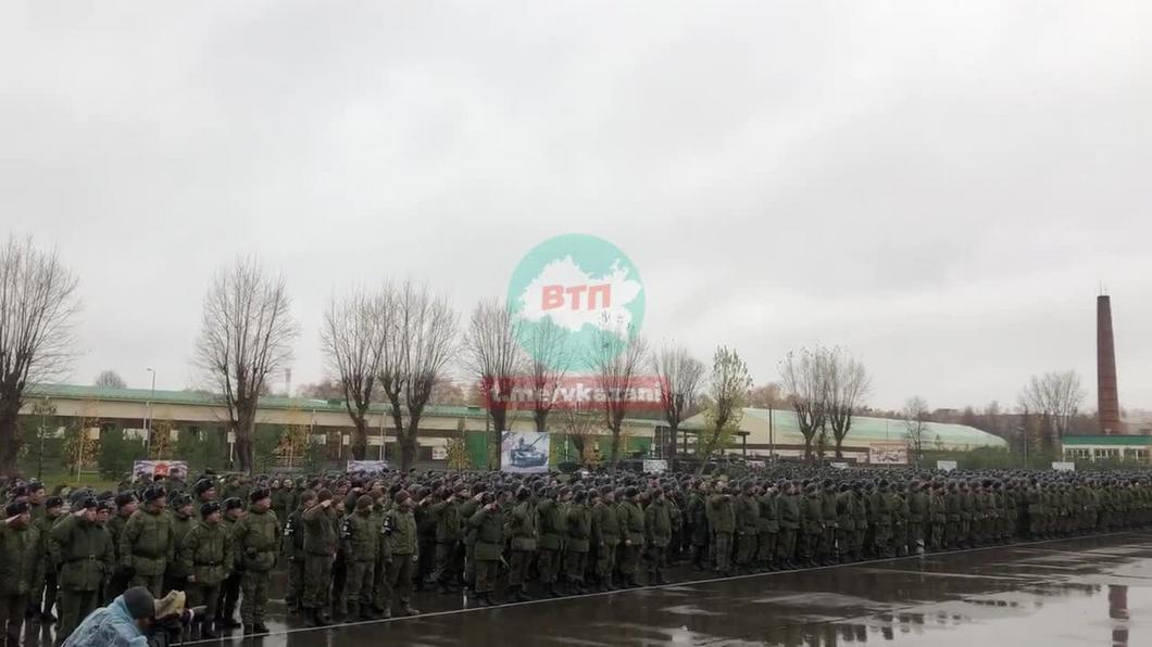 С танкового училища Казани провожают очередную партию мобилизованных