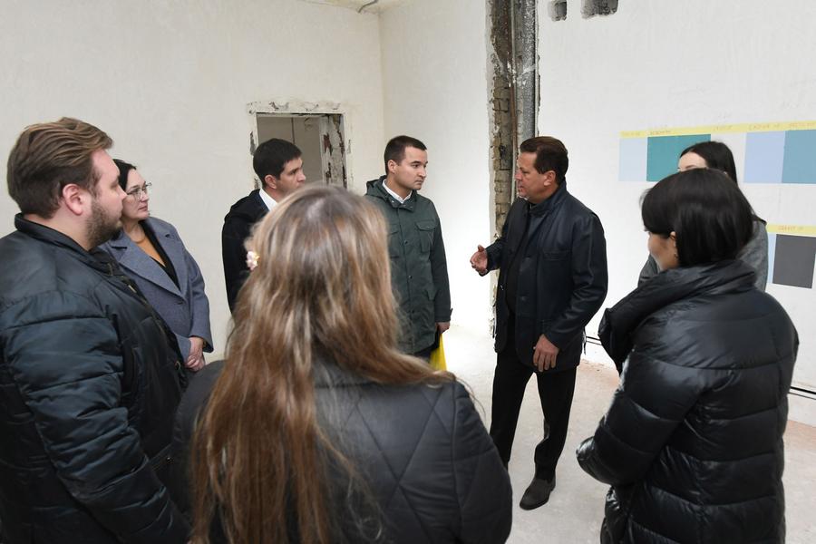 Ильсур Метшин осмотрел ход ремонтных работ нового отделения Центра психолого-педагогической помощи детям