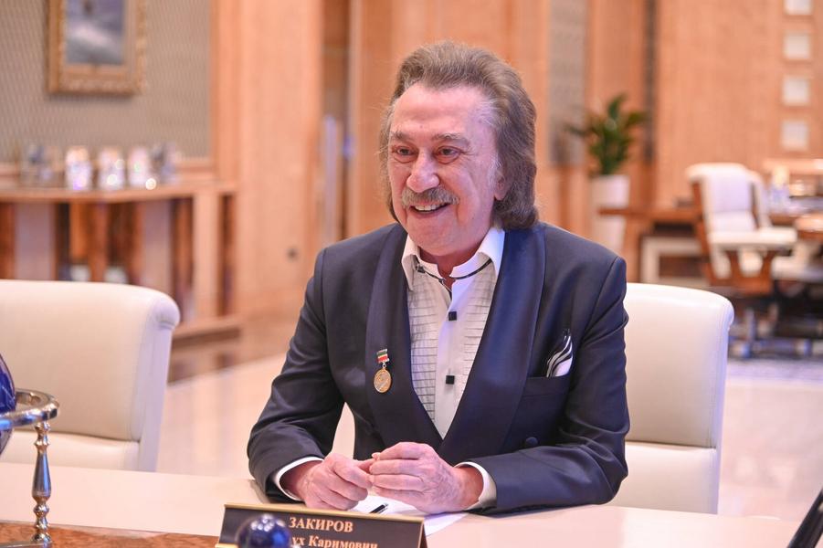 Минниханов встретился с худруком группы «Ялла»