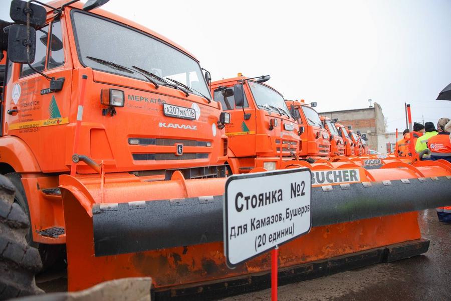 В Альметьевске для борьбы со снегопадами подготовили более 50 машин спецтехники