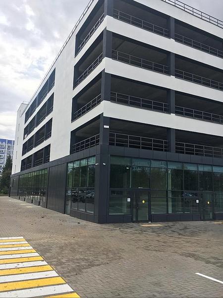 В Нижнекамске достроили первую в городе многоуровневую парковку на 167 мест