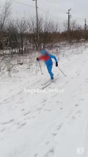 Бугульминская детвора открыла лыжный сезон после первого снегопада - видео
