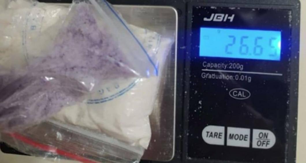 Полицейские Казани поймали наркоторговца с женской сумкой, набитой наркотиками