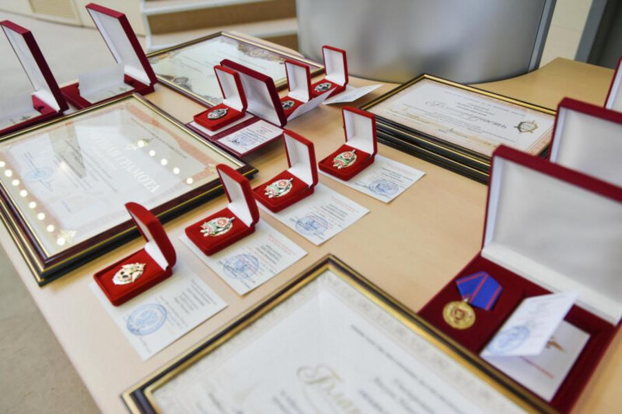 Замглавы МВД по РТ поздравил сотрудников со 105-летием кадровой службы Замглавы МВД по РТ поздравил сотрудников со 105-летием кадровой службы