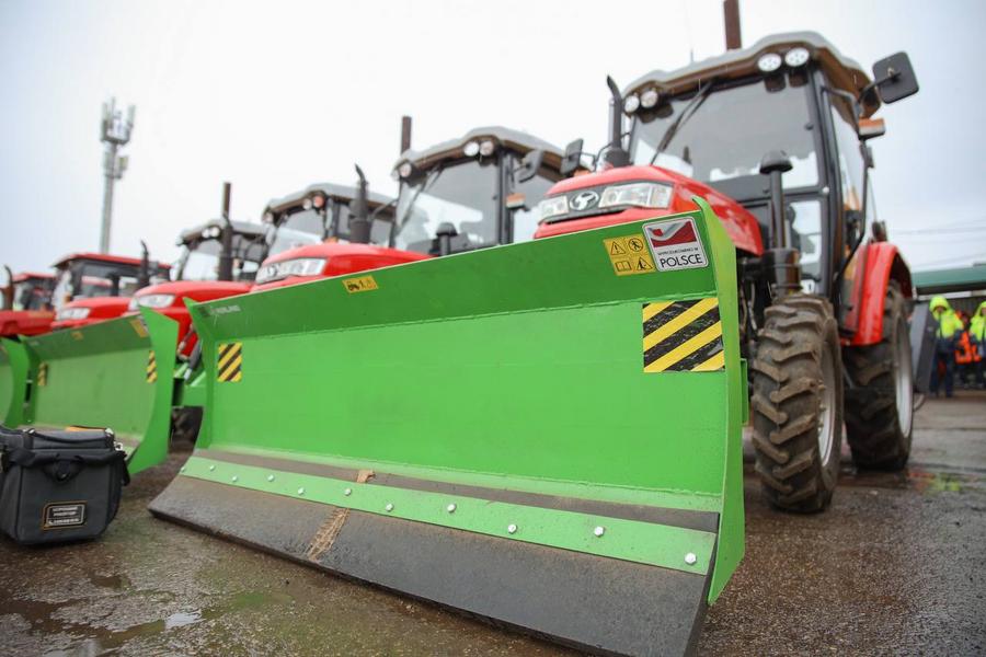 В Альметьевске для борьбы со снегопадами подготовили более 50 машин спецтехники